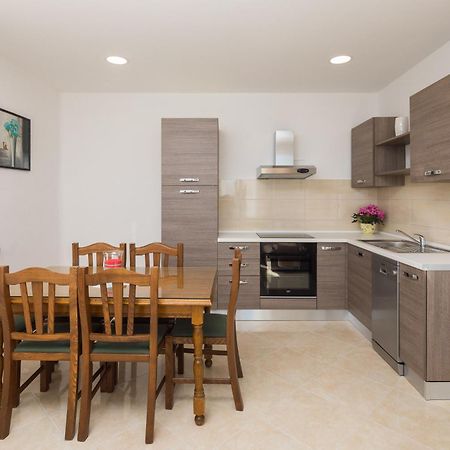Sandy Beach Apartment オミシュ エクステリア 写真