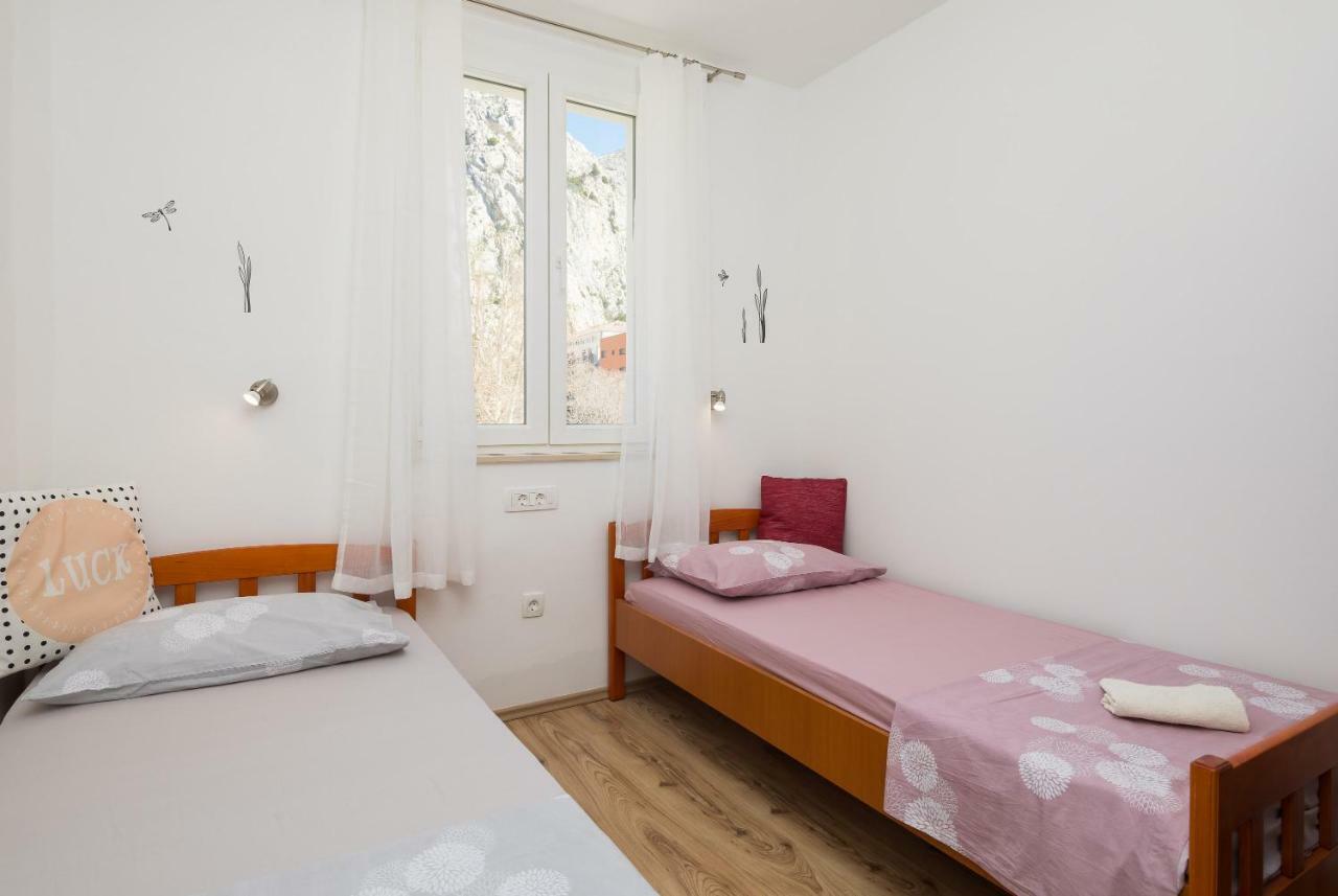 Sandy Beach Apartment オミシュ エクステリア 写真