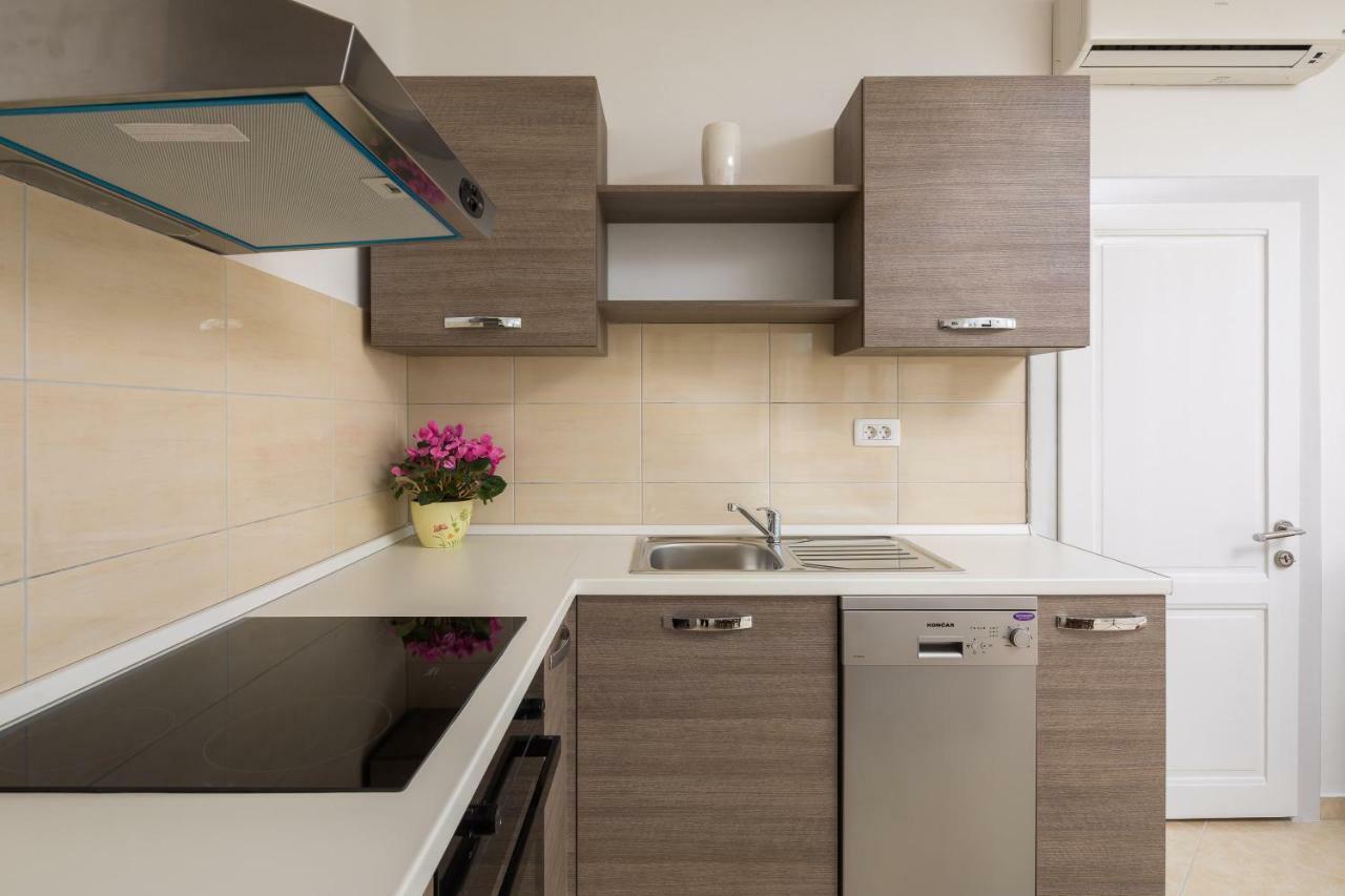 Sandy Beach Apartment オミシュ エクステリア 写真